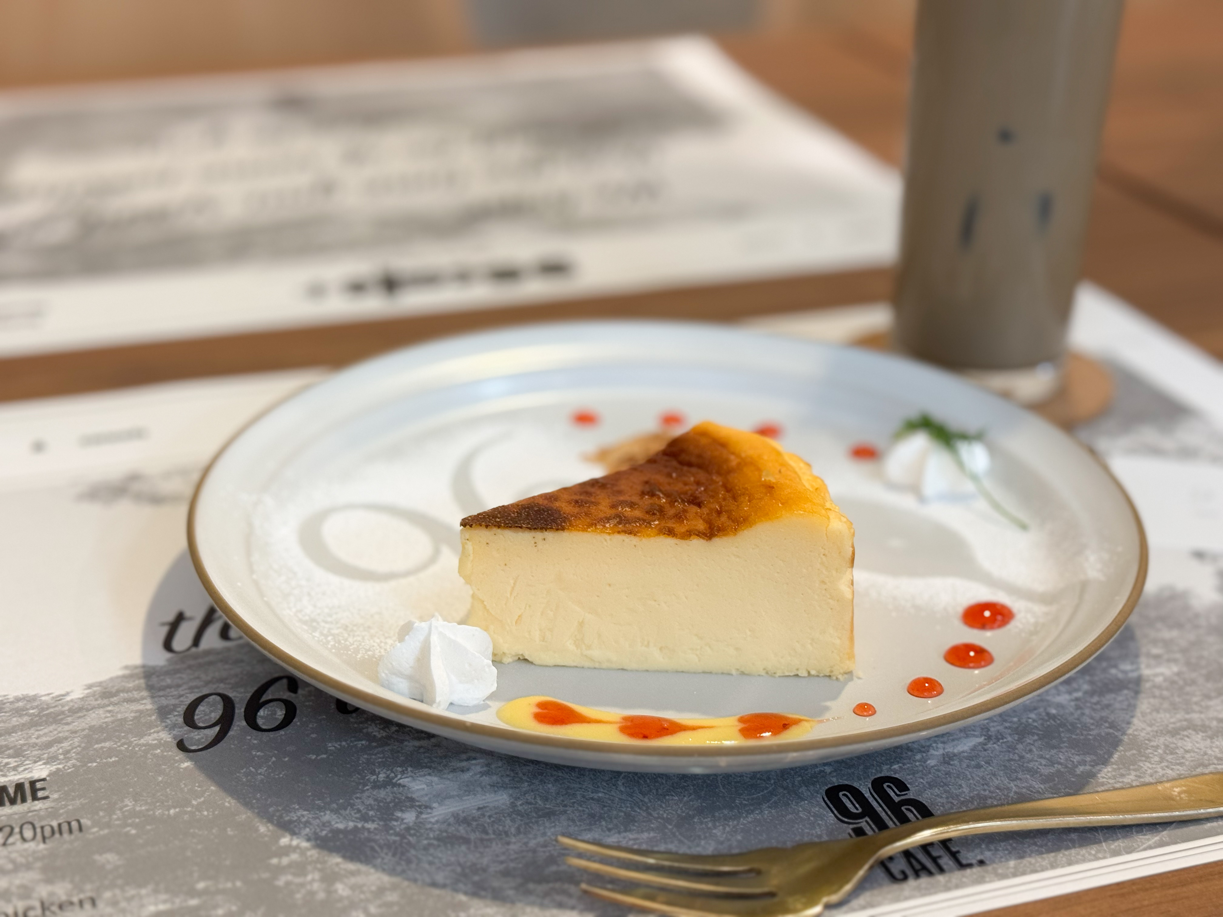 96cafe+ 店内写真①